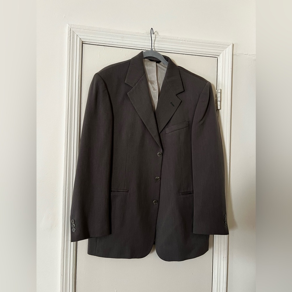 Grey Savane Elements suit jacket #suitjacket
Size 42 L
In great condition
